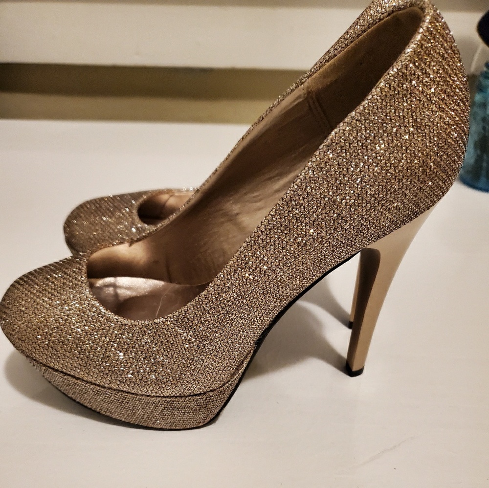 Charlotte Russe Gold Glitter Stiletto Heels - Picture 4 of 4